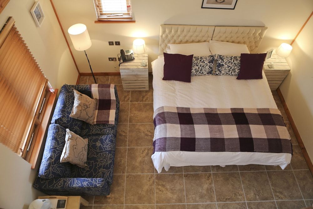 The Grove Cromer Standard Suite, Ensuite, Garden View (Orchard Room (Mezzanine)) 3