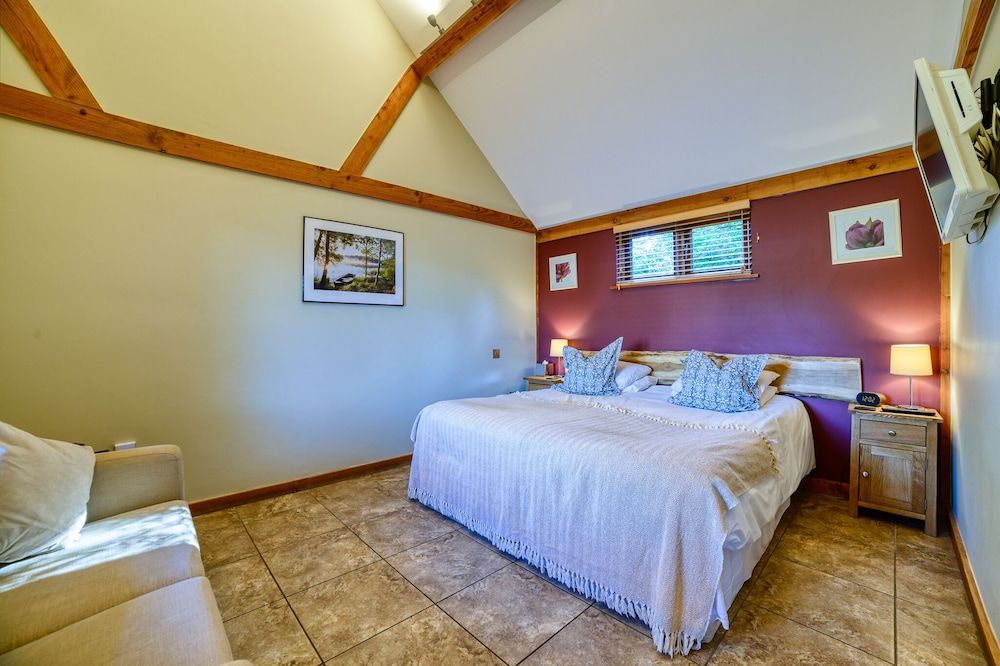 The Grove Cromer Standard Suite, Ensuite, Garden View (Orchard Room (Mezzanine)) 2