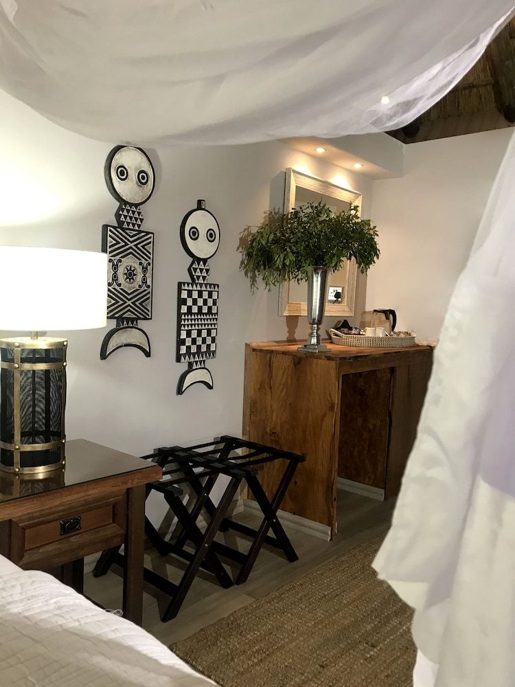 Karongwe - River Safari Lodge Executive Double or Twin Room (4) 3