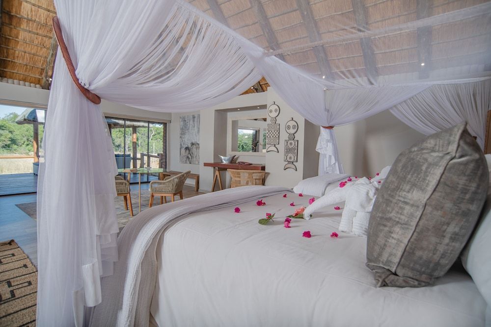 Karongwe - River Safari Lodge Presidential Double Room 3