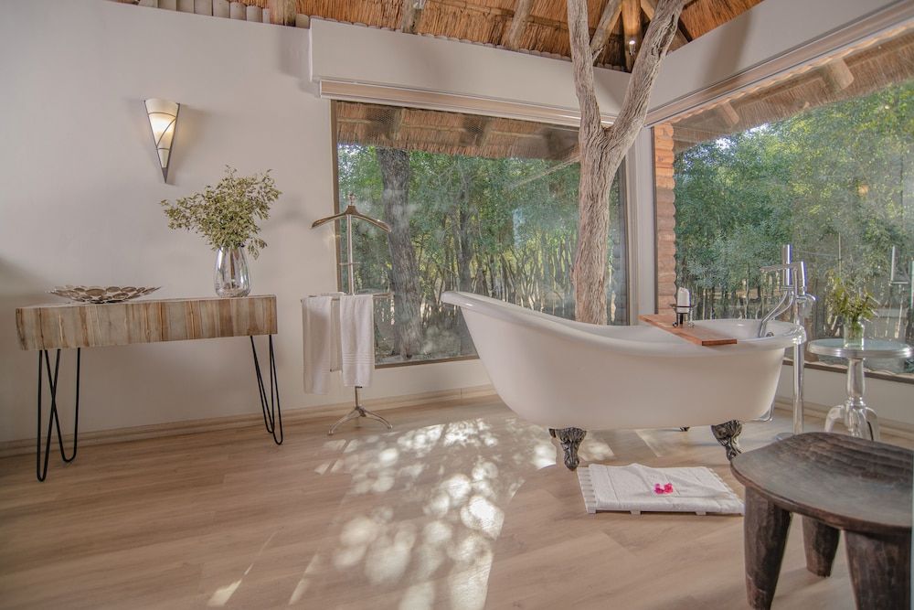 Karongwe - River Safari Lodge Presidential Double Room 8