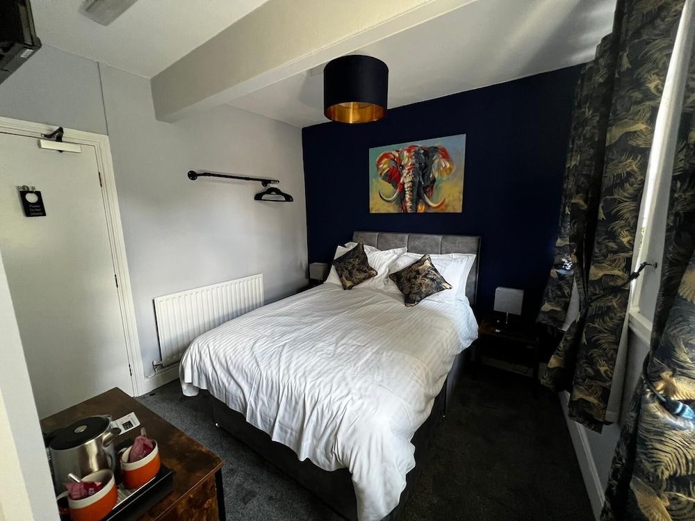 Elephant & Castle Superior Double Room, Ensuite (.) 2