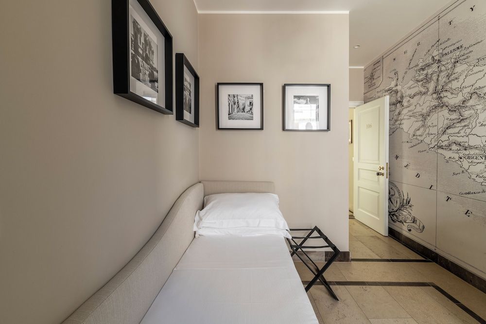 La Dépendance Junior Room, City View 3