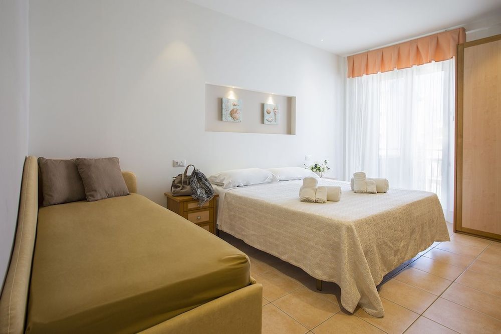 Hotel Pacific Standard Double Room 4