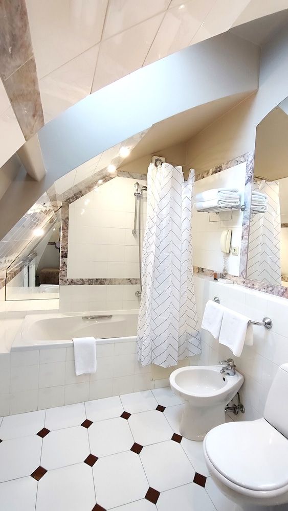 Best Western Santakos Hotel Suite, Multiple Beds, Smoking (Living Room) 8