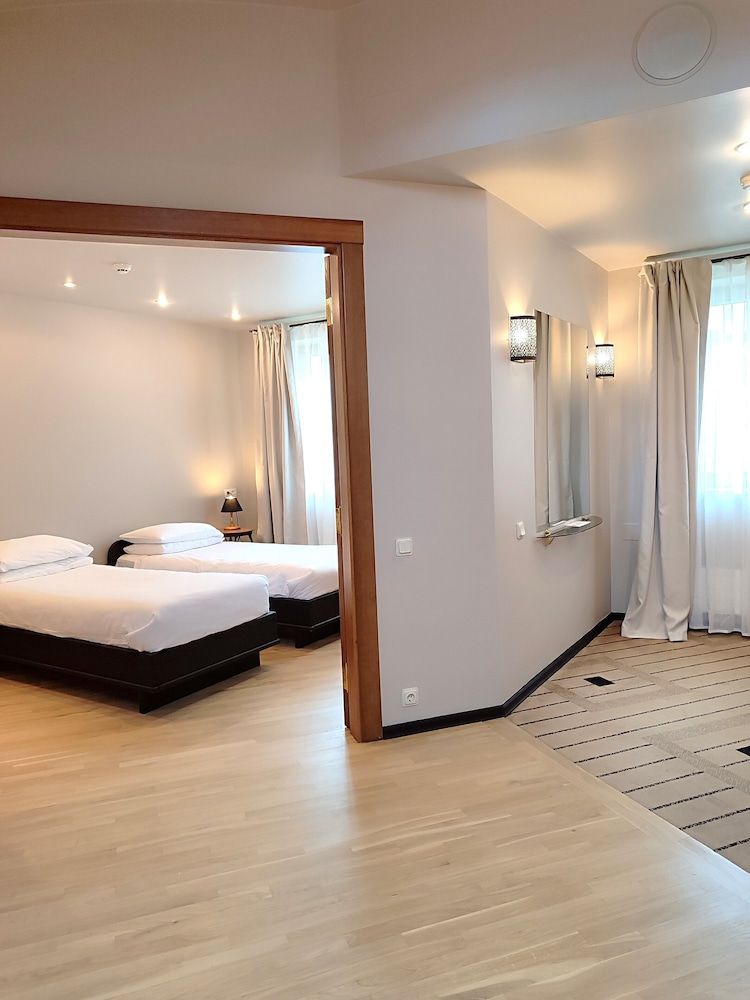 Best Western Santakos Hotel Suite, Multiple Beds, Smoking (Living Room) 3