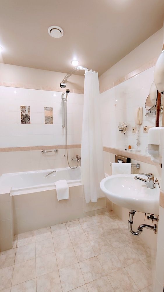 Best Western Santakos Hotel Standard Room, 2 Twin Beds 5