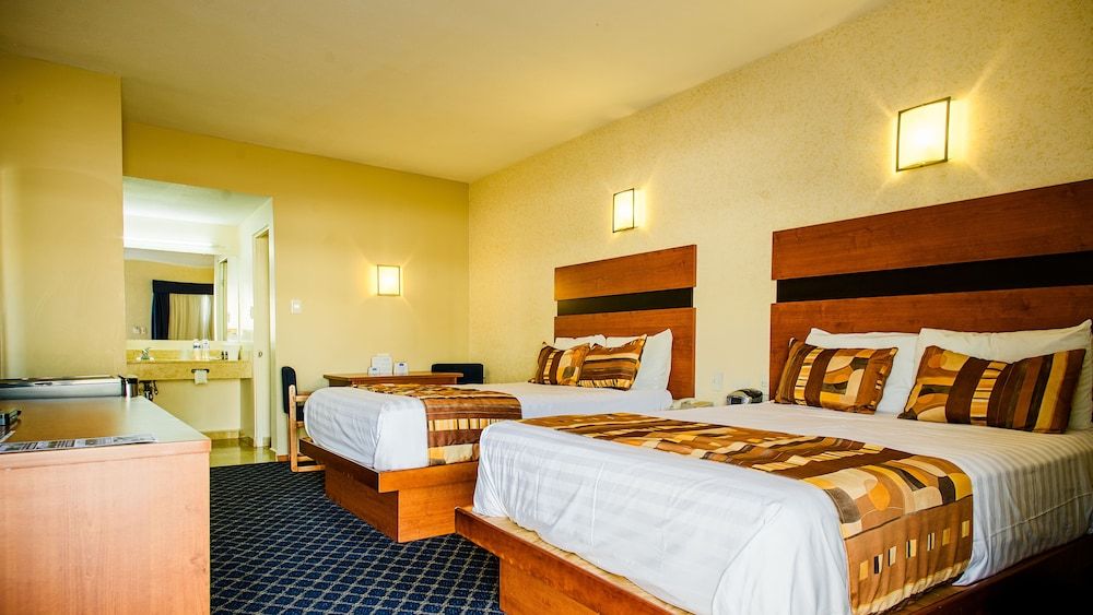 American Inn Hotel & Suites Delicias Double Room 3