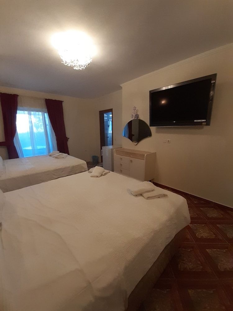 Family Room, 2 Queen Beds, Courtyard View, Ground Floor