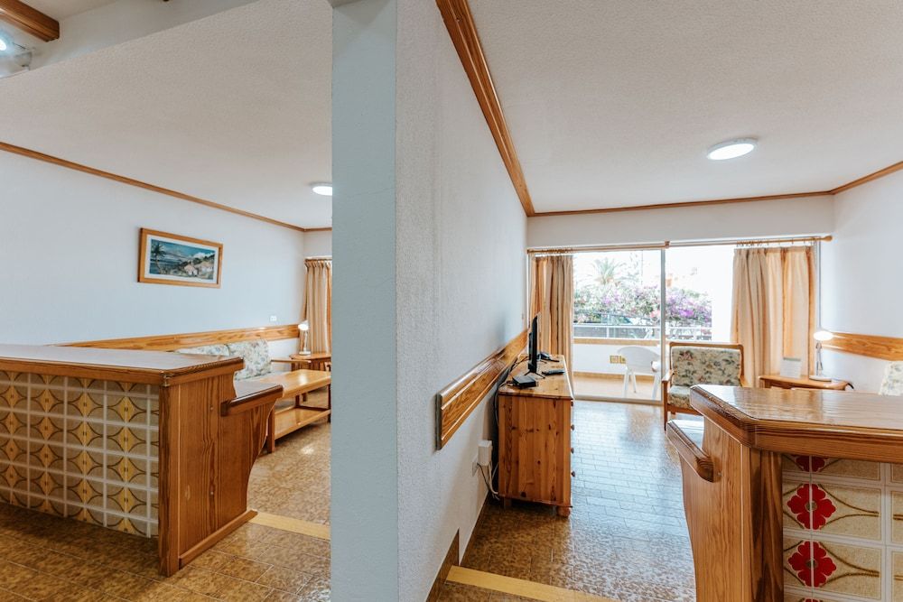 Family Room, 2 Bedrooms