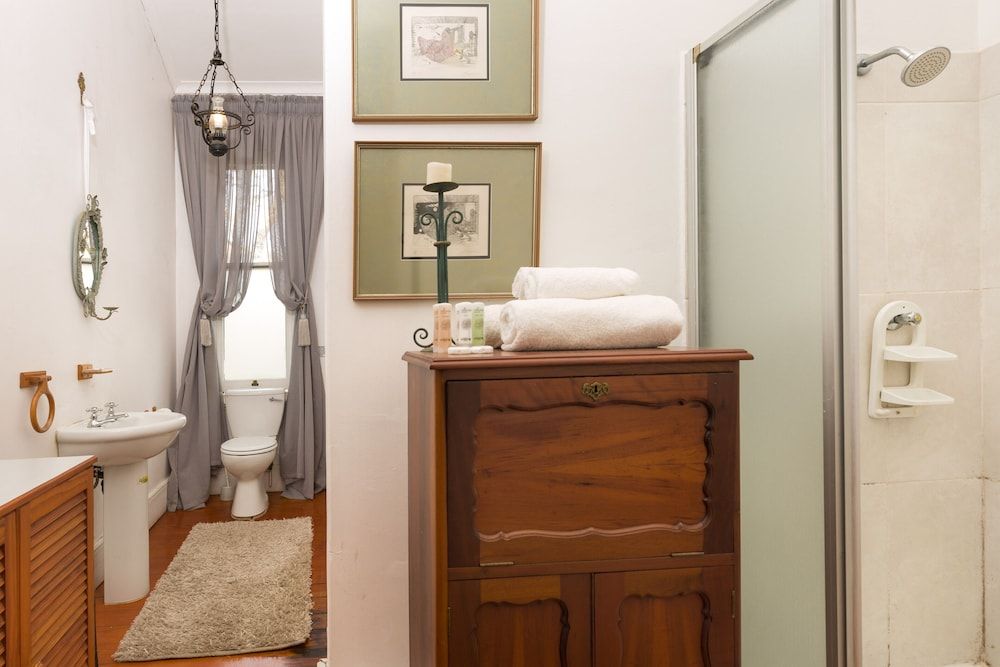 Royston Hall Guesthouse Romantic Suite, 1 Bedroom 2