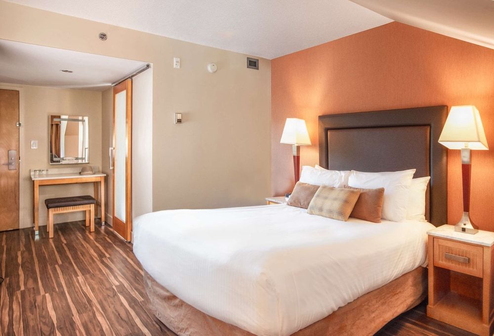 Room (Coast Queen)