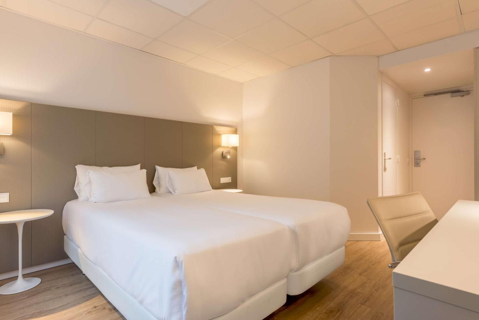 NH Eindhoven Conference Centre Koningshof Family connecting (2 adults + 2 children) 2