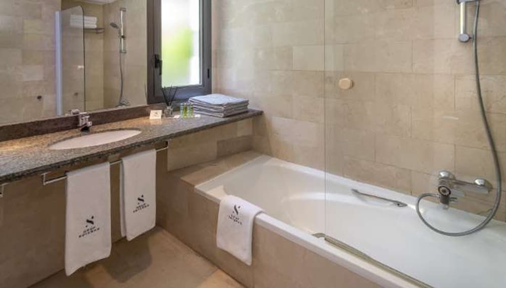 Gran Hotel Rey Don Jaime Executive Double Room Single Use 8