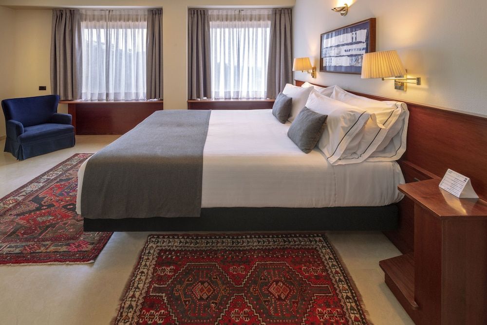 Gran Hotel Rey Don Jaime Premium Room 4