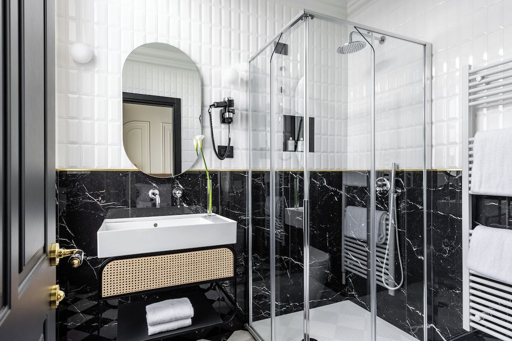 Hotel Continentale Standard Double or Twin Room 7