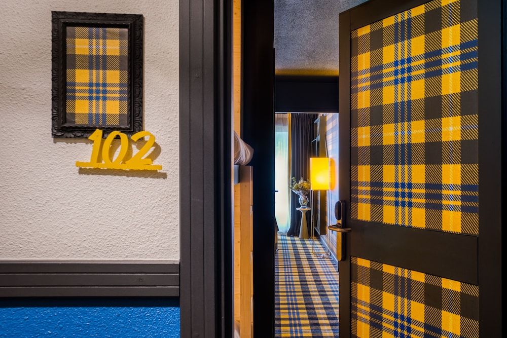 Mamie Megève Room (La Bonbonniere) 5