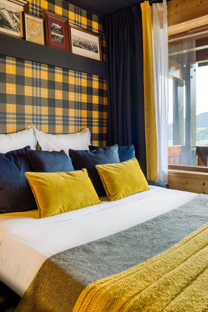 Mamie Megève Room (La Bonbonniere)