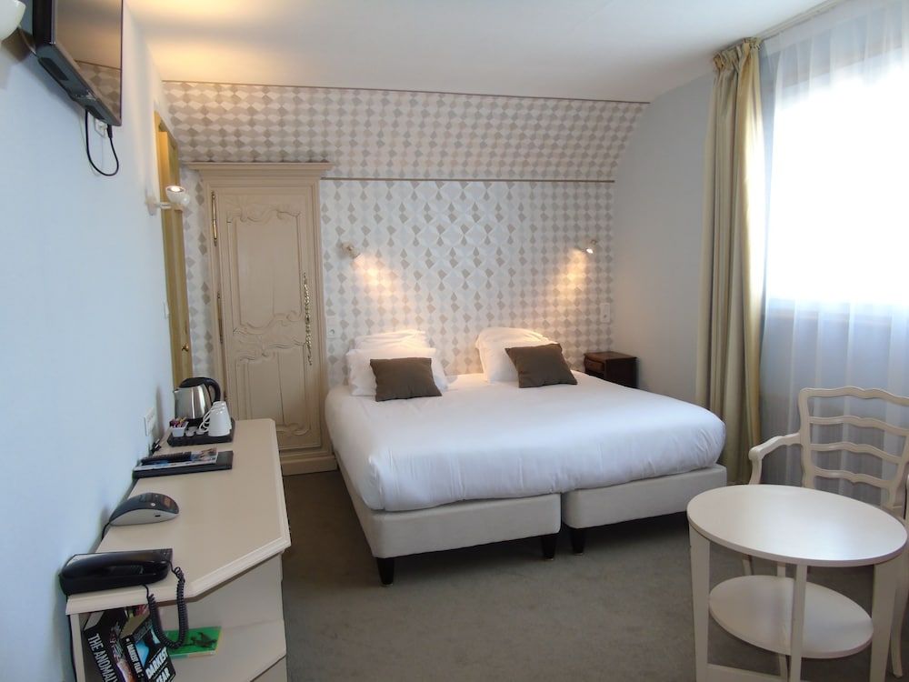 Best Western Hotel Montgomery Deluxe Room, 1 King Bed (Living Room) 3