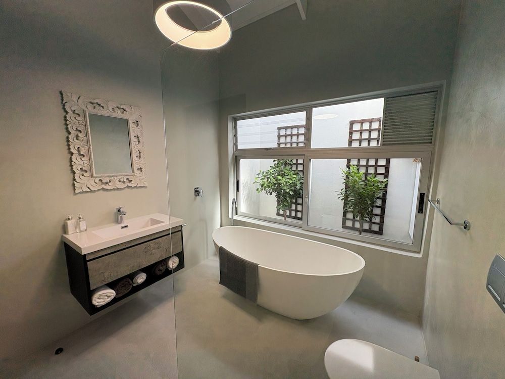 Sixteen Guest House on Main Twin Suite 6