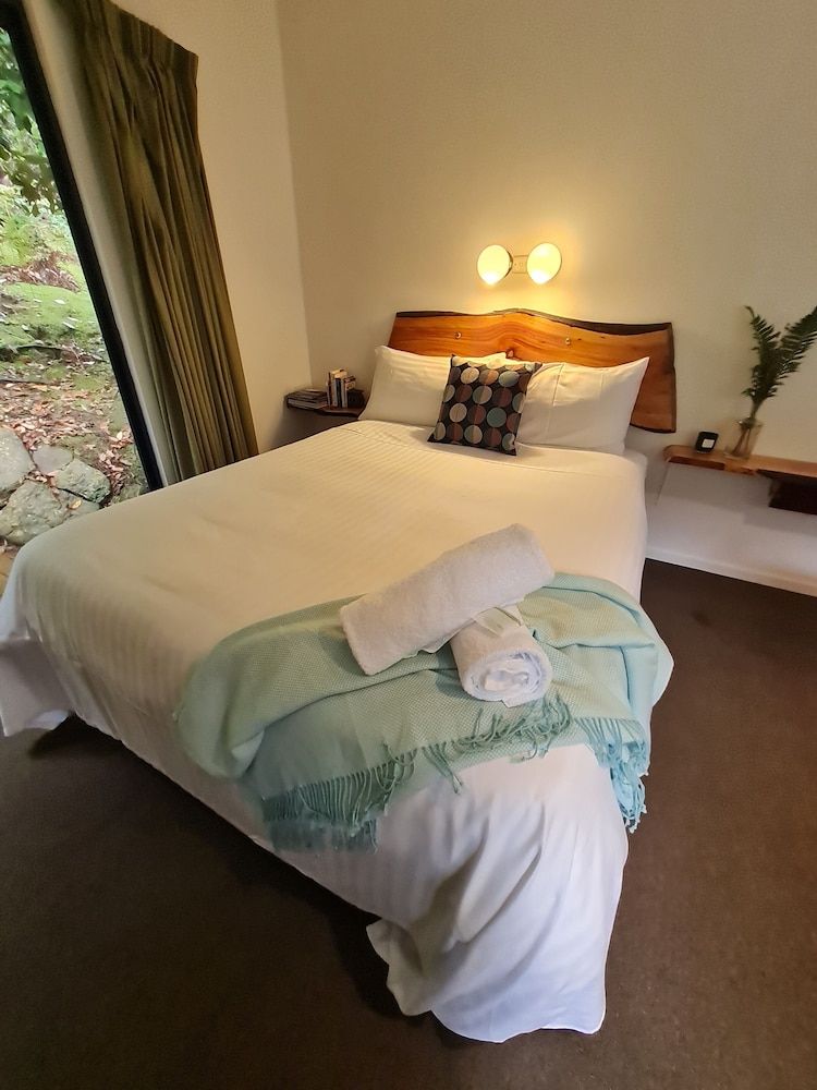 Romantic Studio, 1 Queen Bed, Garden Area