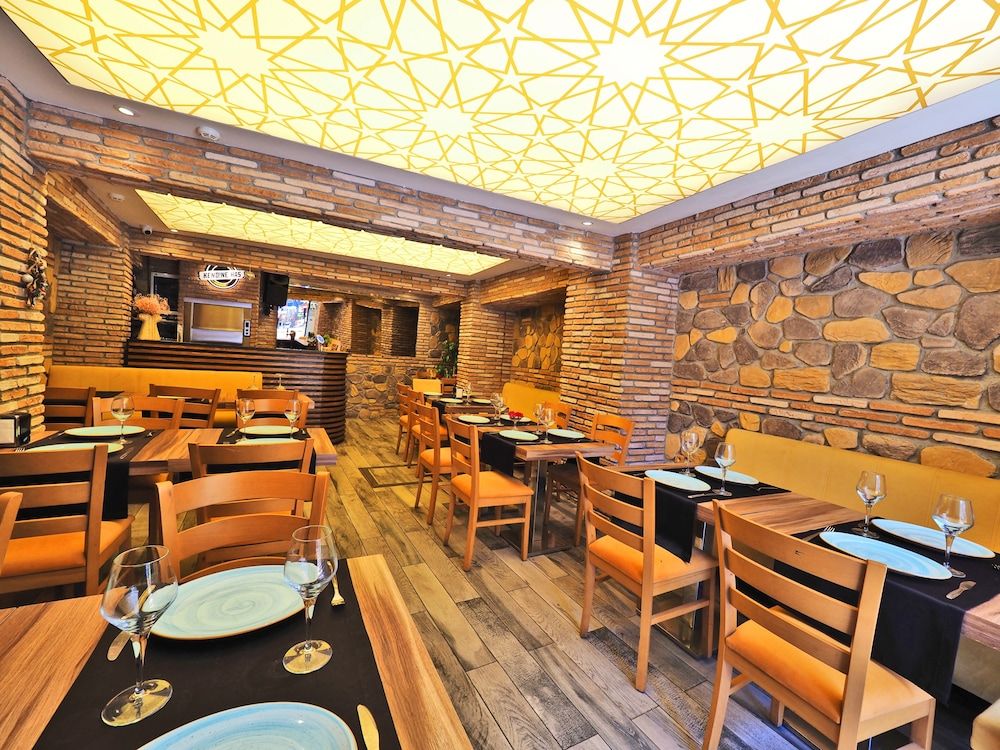 Sunrise Hotel Double Room 15