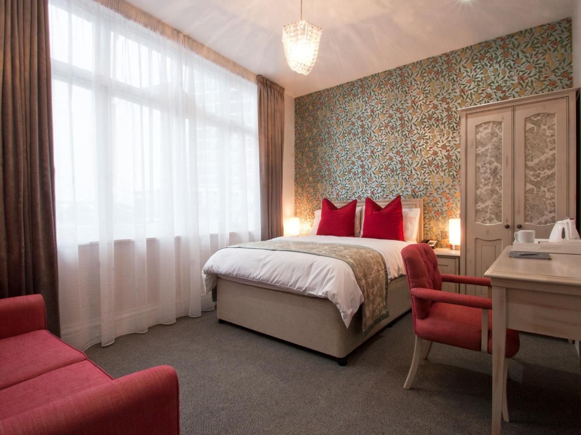 undefined W12 Rooms 9