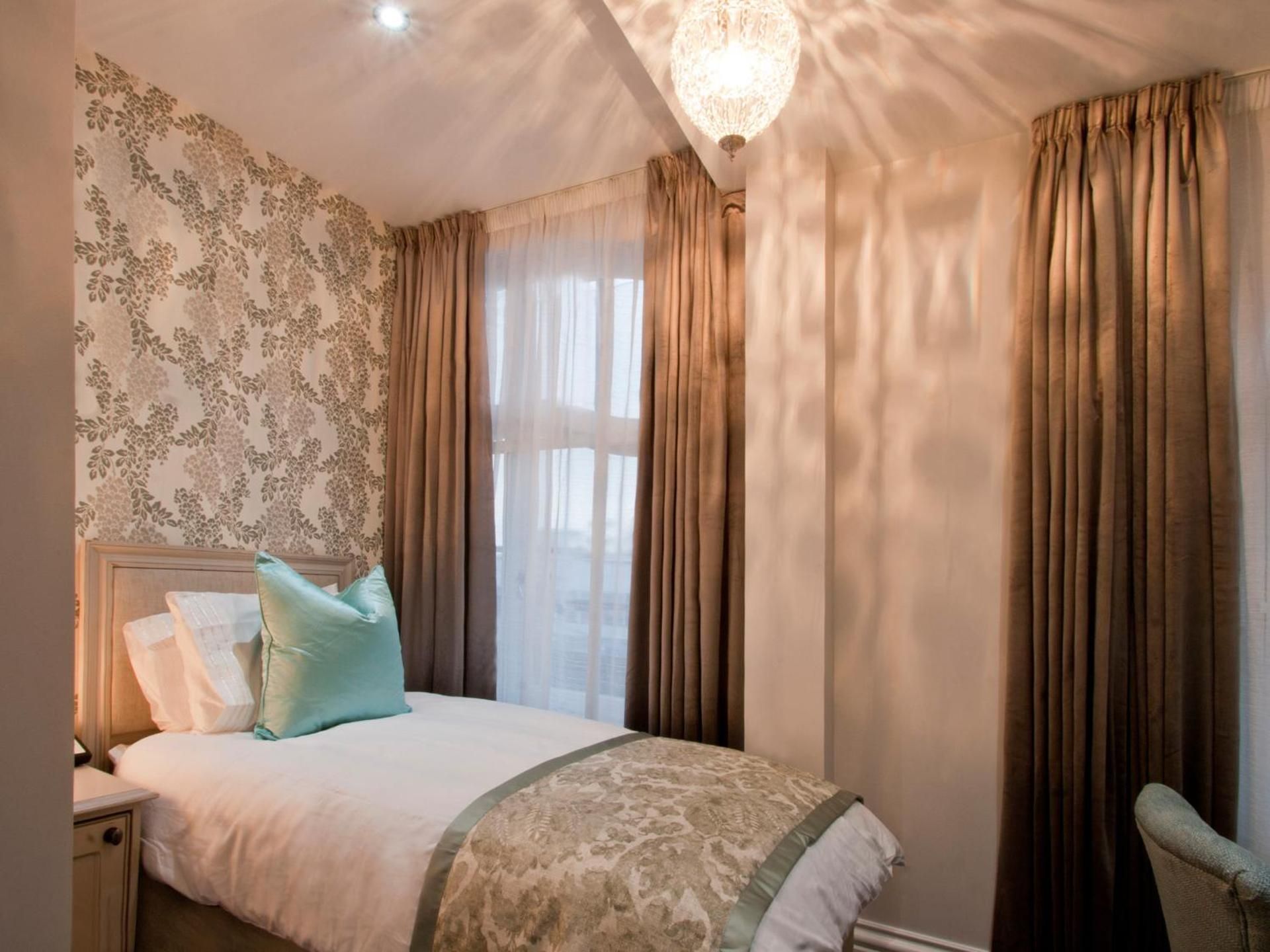 undefined W12 Rooms 3