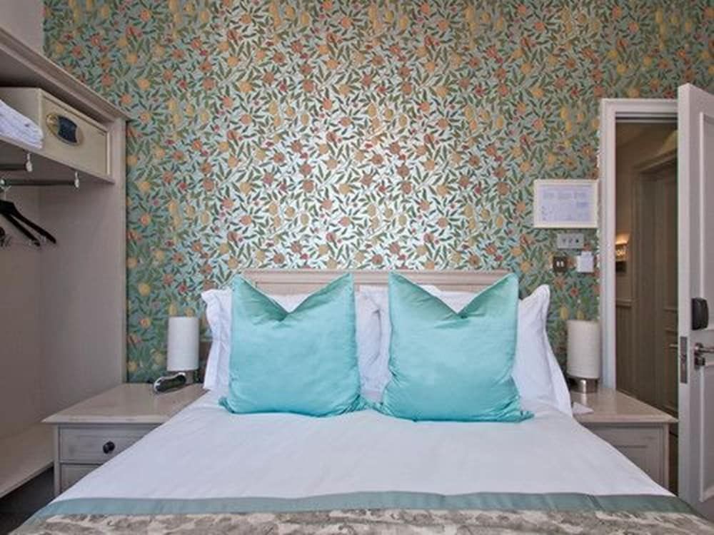 W12 Rooms Standard Double Room