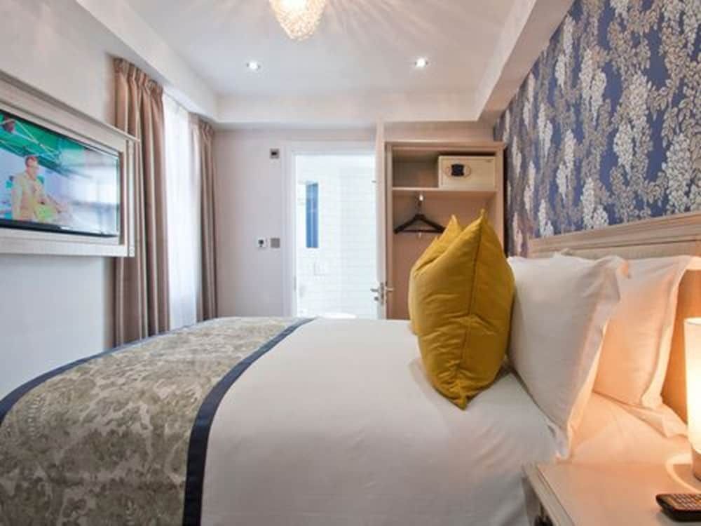 W12 Rooms Standard Double Room 4