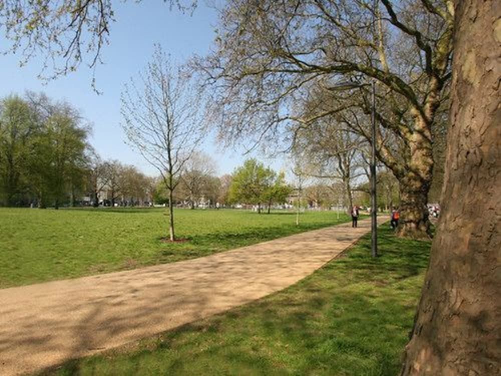 undefined W12 Rooms 6