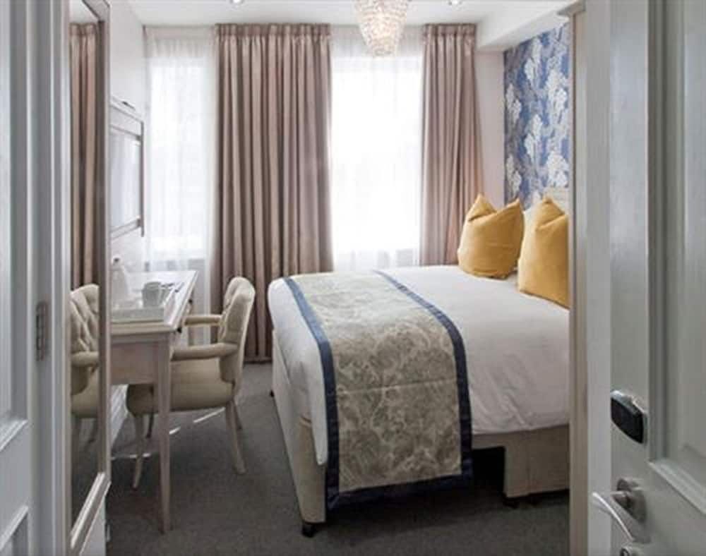 W12 Rooms Standard Double Room 9