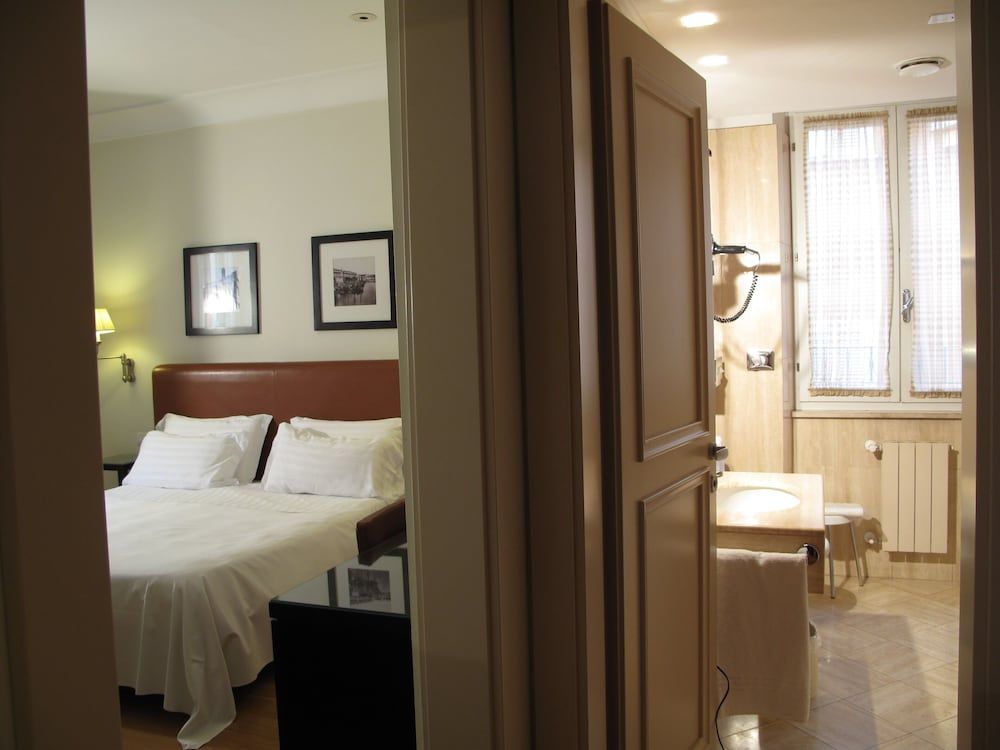 Albergo Santa Chiara Hotel Rome Standard Double Room 3