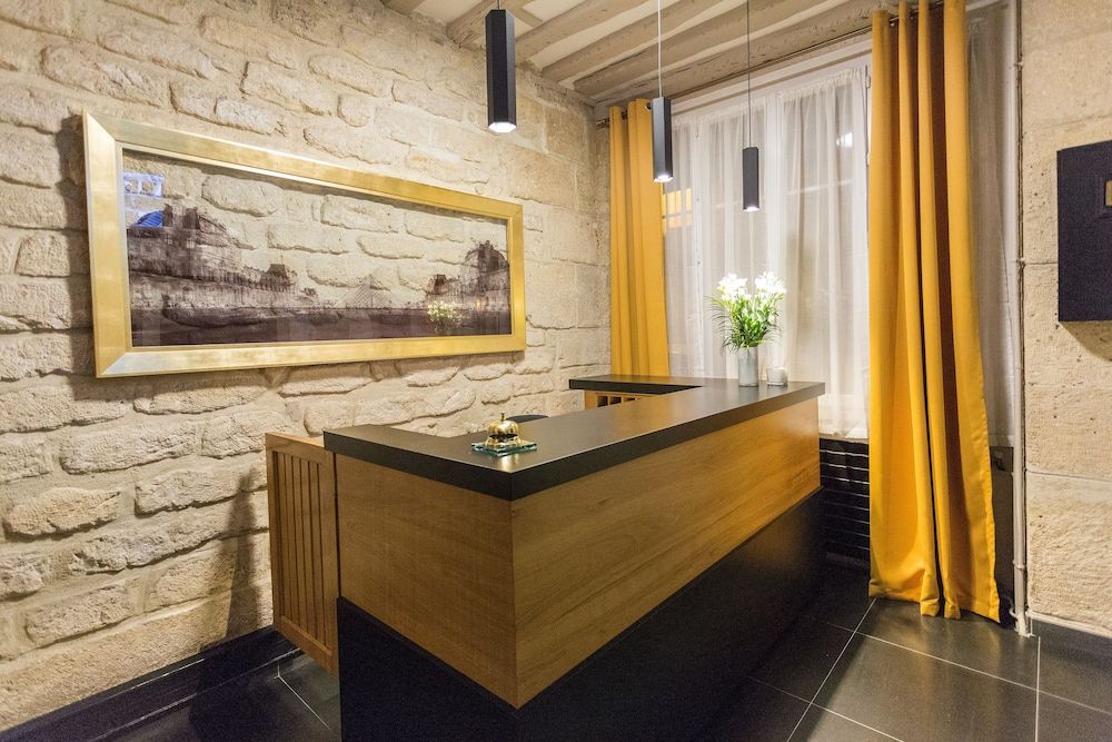 undefined Pratic Hotel