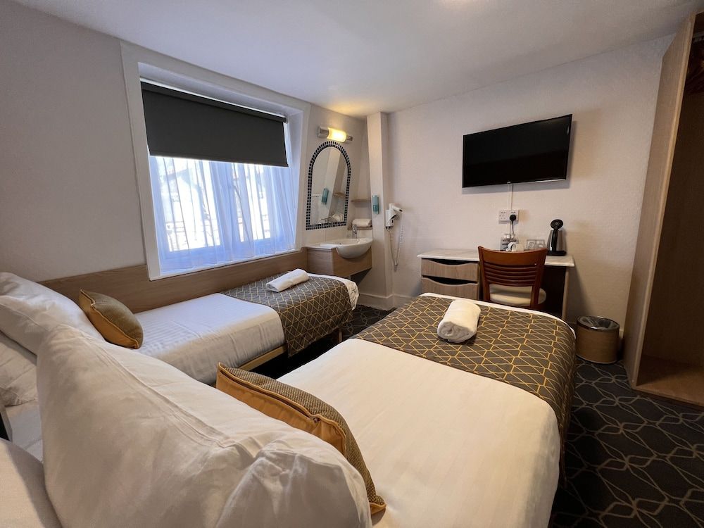 The Princess Hotel – St Pancras Hotel Group Basic Twin Room, Shared Bathroom