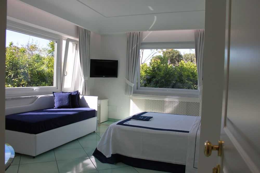 Villa Marinella Standard Triple Room 3