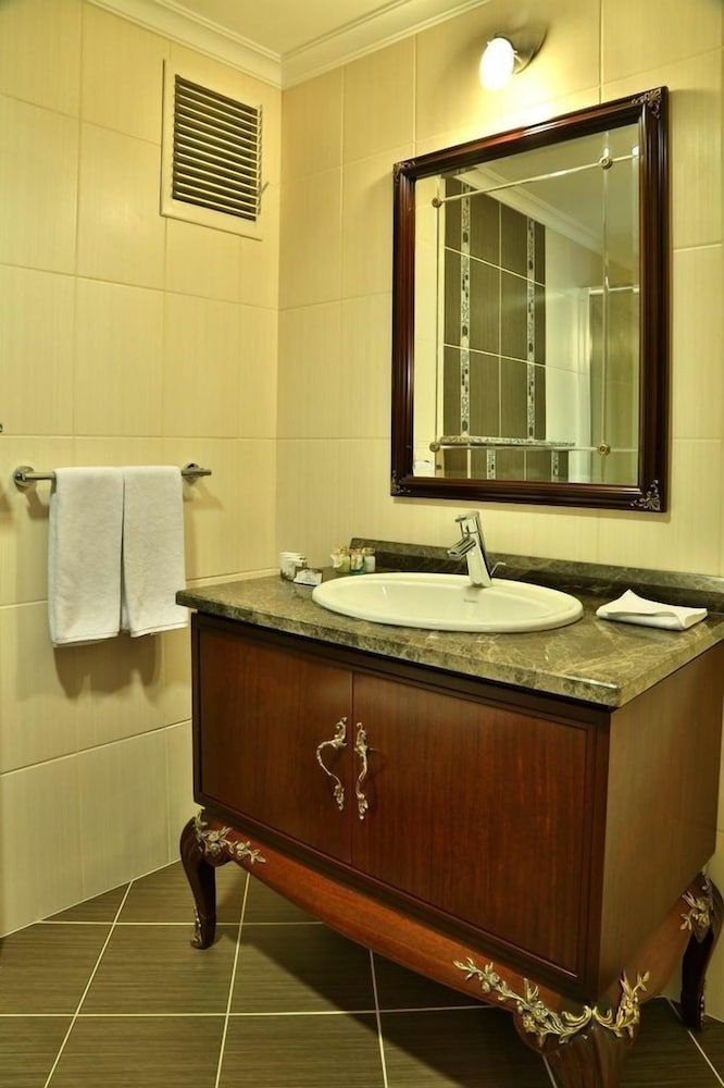 Cassiel Hotel Grand Deluxe Double or Twin Room 19