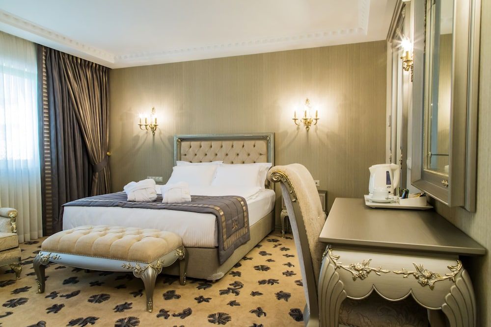 Cassiel Hotel Grand Deluxe Double or Twin Room 14