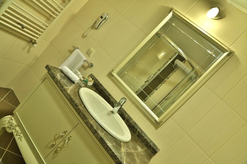 Cassiel Hotel Grand Deluxe Double or Twin Room 18