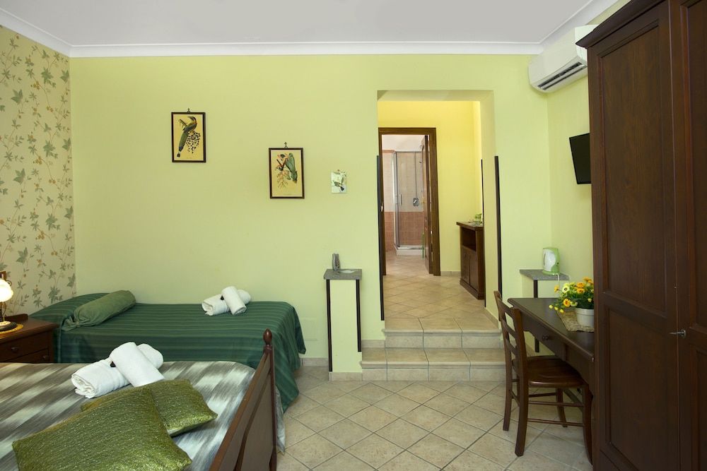 Il Casale Sorrento Double Room, Partial Sea View 5