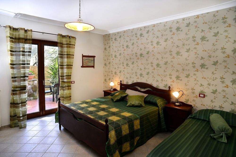 Il Casale Sorrento Double Room, Partial Sea View 3