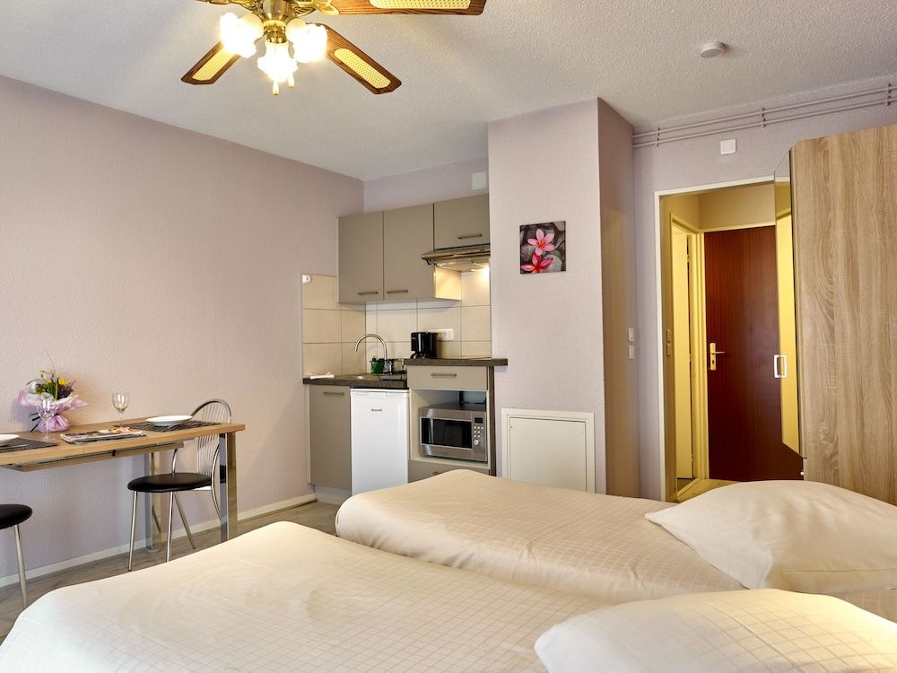 Classic Studio, 2 Twin Beds