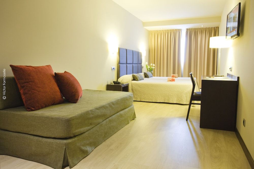 Hotel Torre de Nuñez Triple Room 2