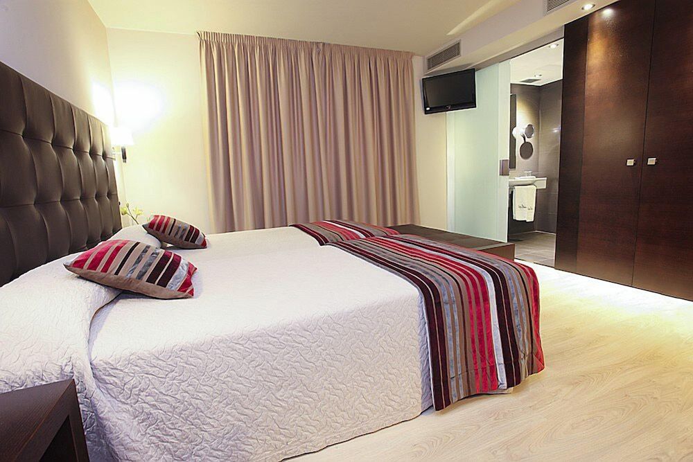 Hotel Torre de Nuñez Twin Room 4