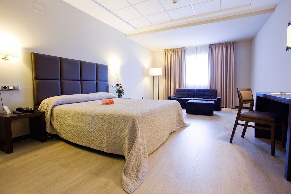 Hotel Torre de Nuñez Triple Room 3