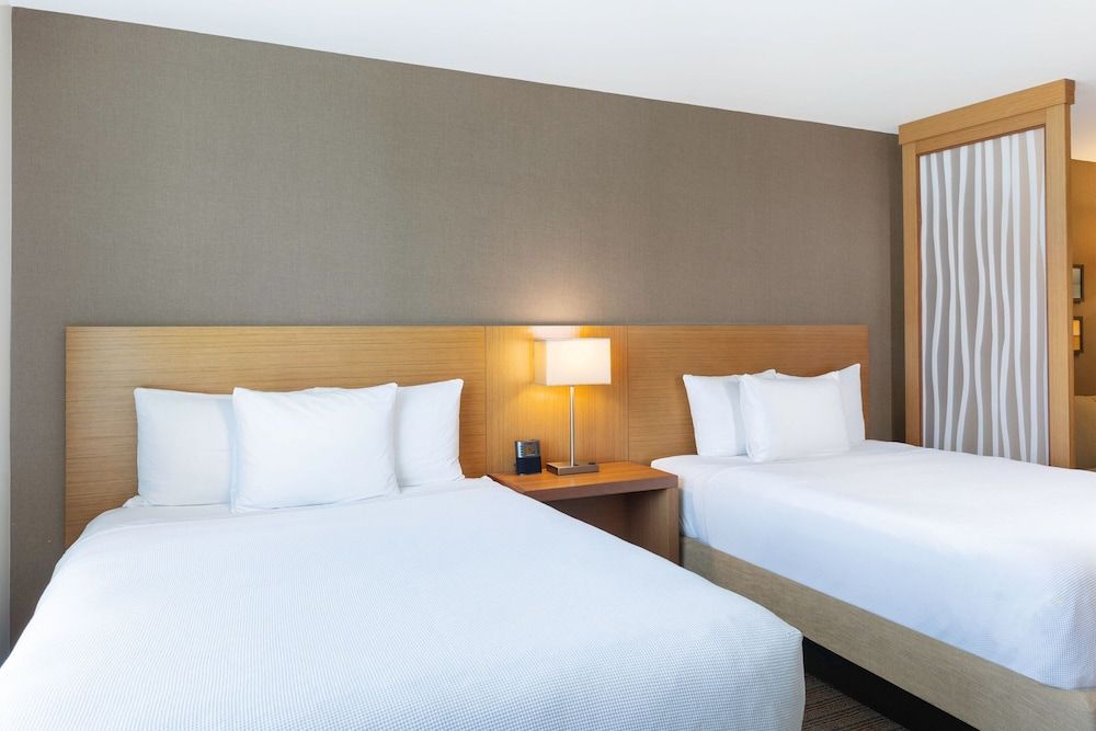 Deluxe Room, Multiple Beds, Non Smoking, City View