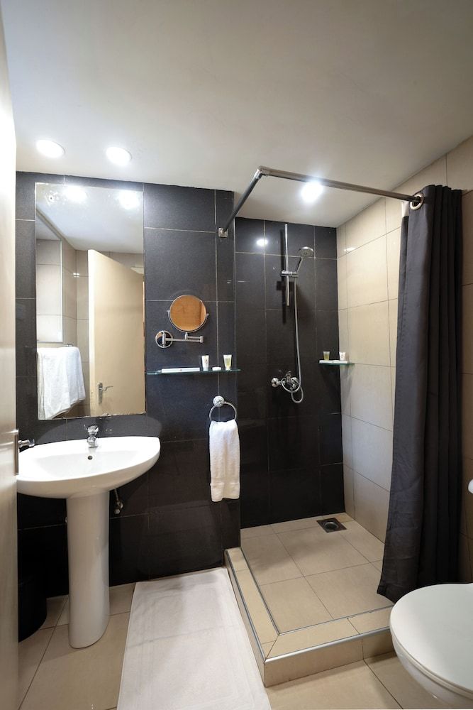 Dolphin Suites Deluxe Double or Twin Room, Non Smoking 7