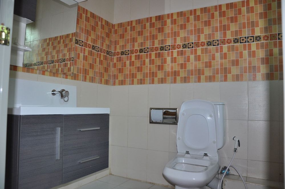 Karen Inn and Suites Deluxe Double Room 18