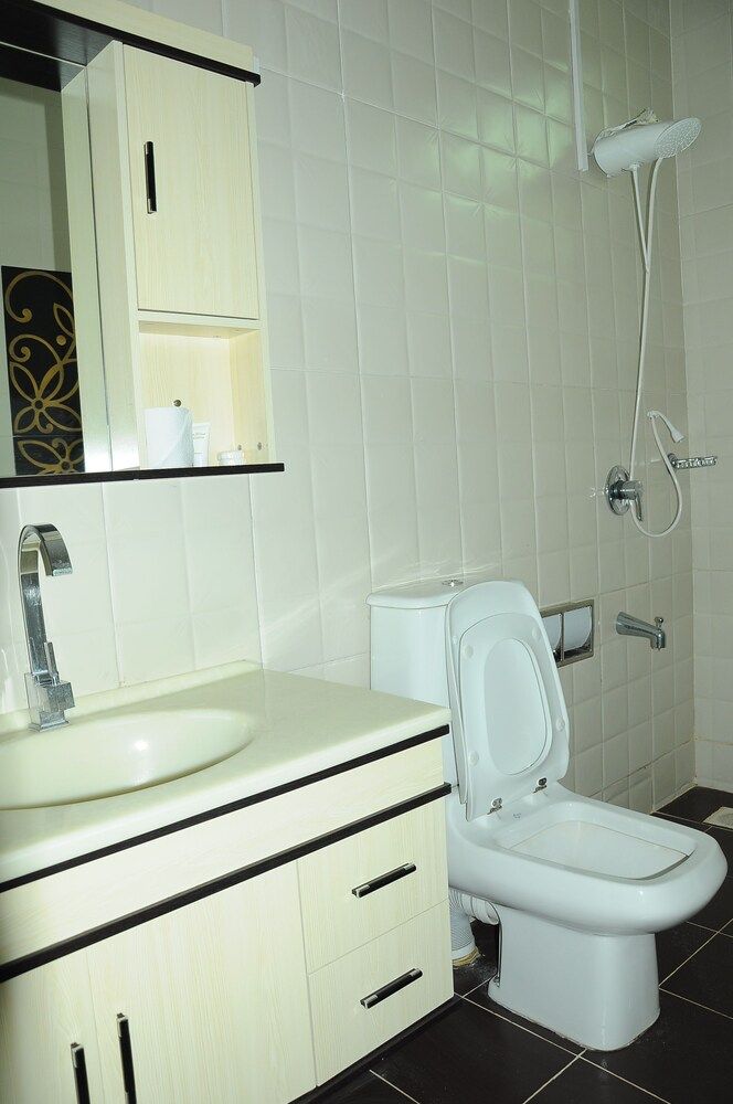 Karen Inn and Suites Deluxe Double Room 19