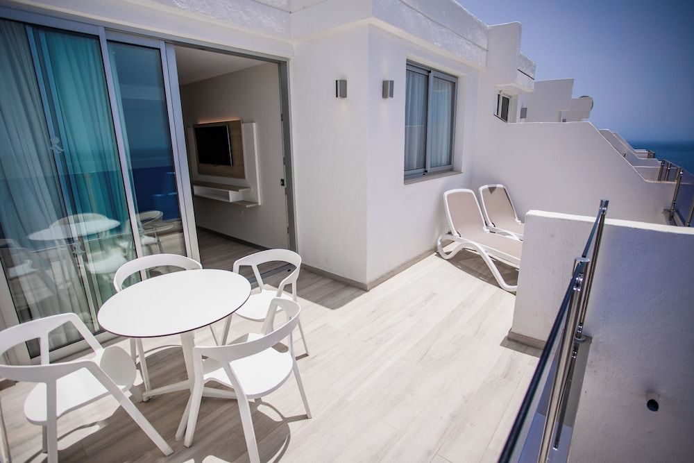 Servatur Puerto Azul Family Suite, Partial Ocean View (3 Adults and 2 Children) 3